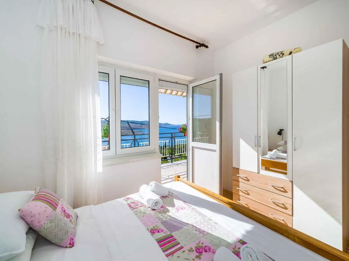 Holiday Home In Jasenice 33303