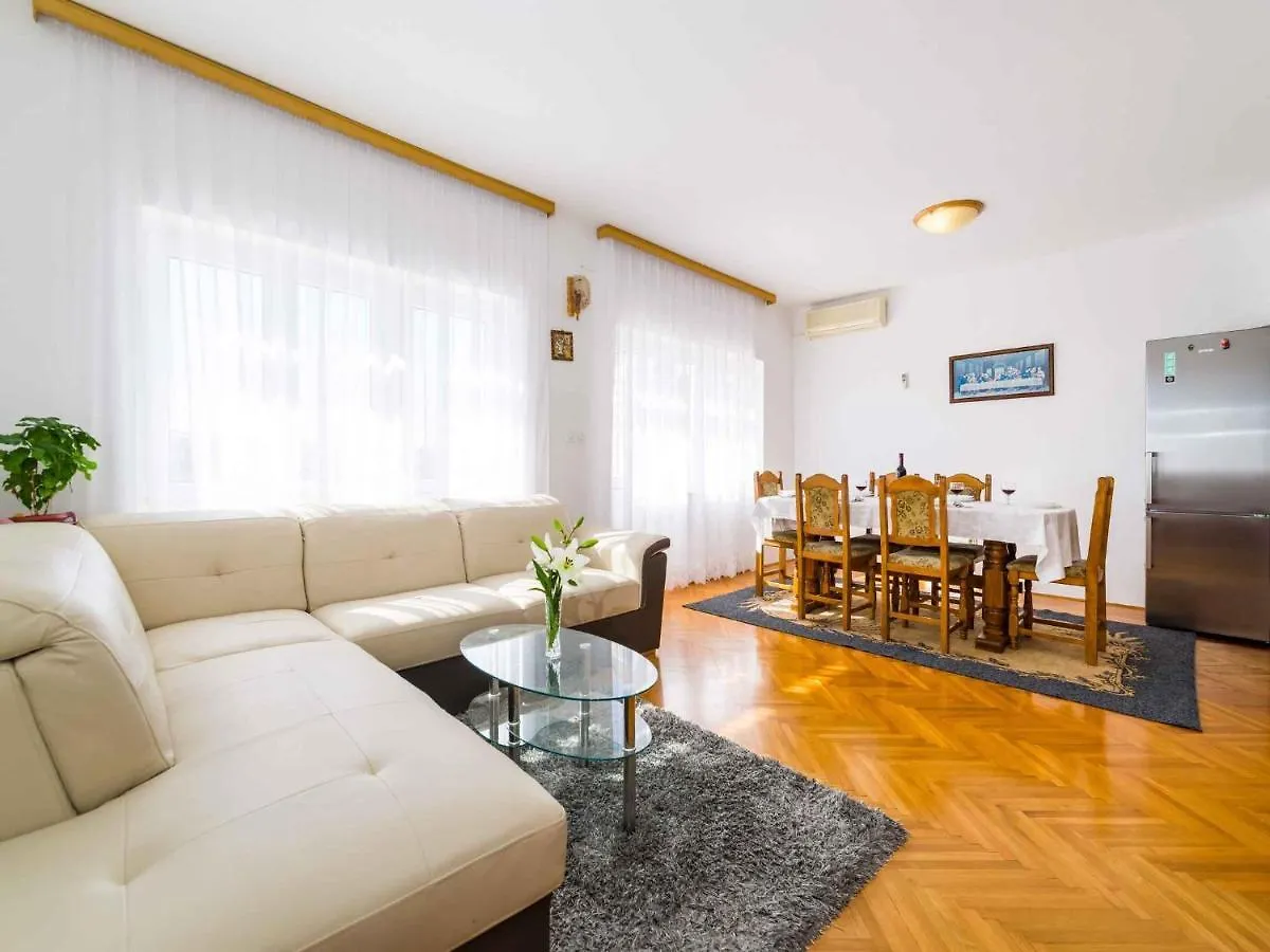 Holiday Home In Jasenice 33303