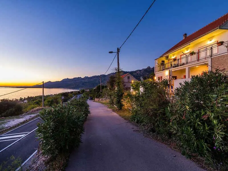 Holiday Home In Jasenice 33303